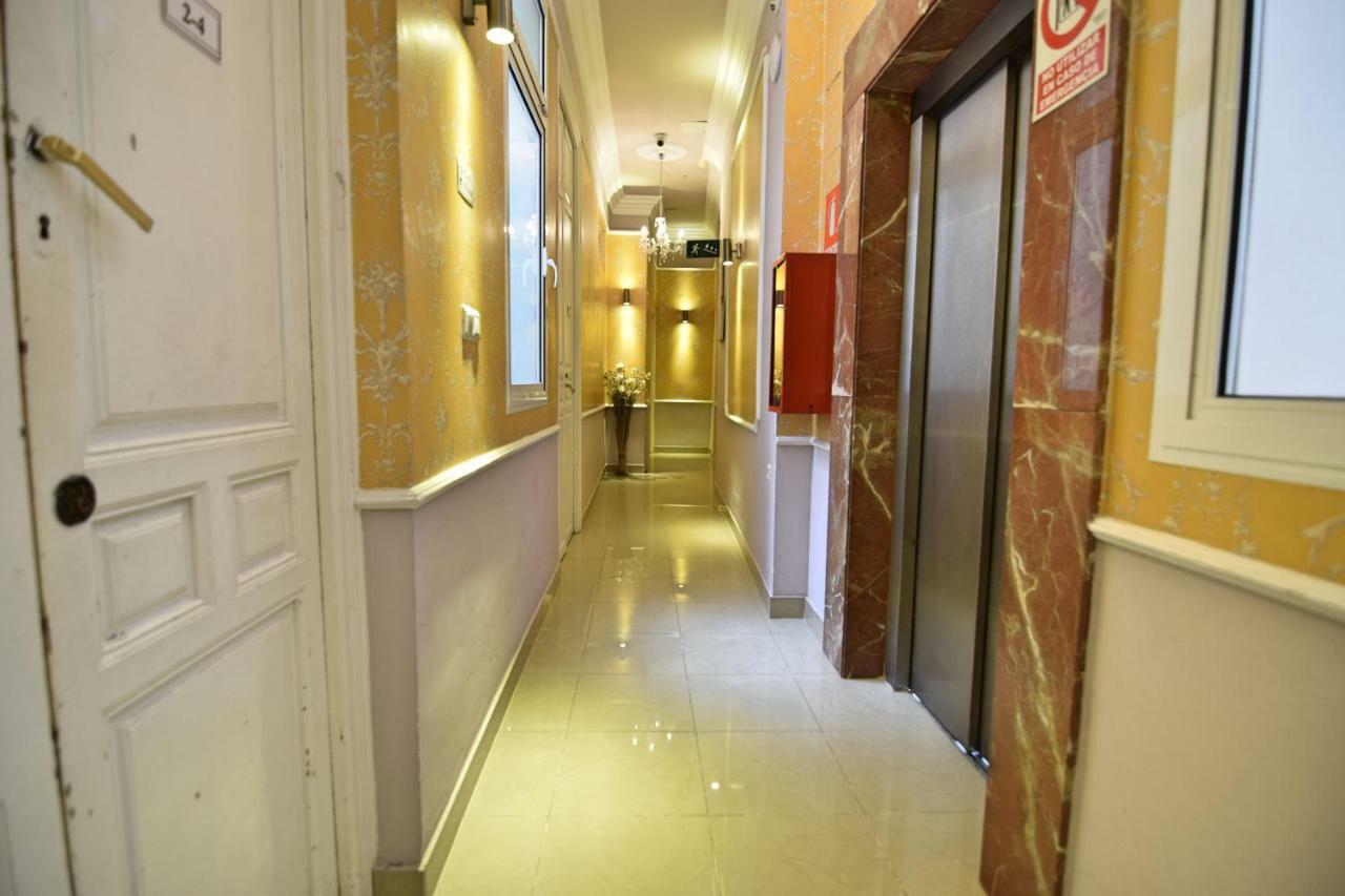 Apartamentos Marques De La Merced Malaga Exterior photo
